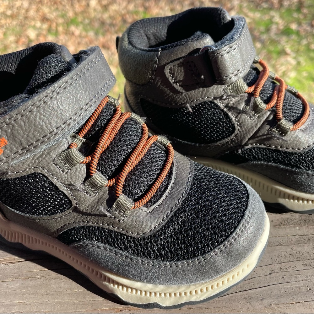 Preloved 8M Oshkosh B’gosh Toddler Boy’s Boots